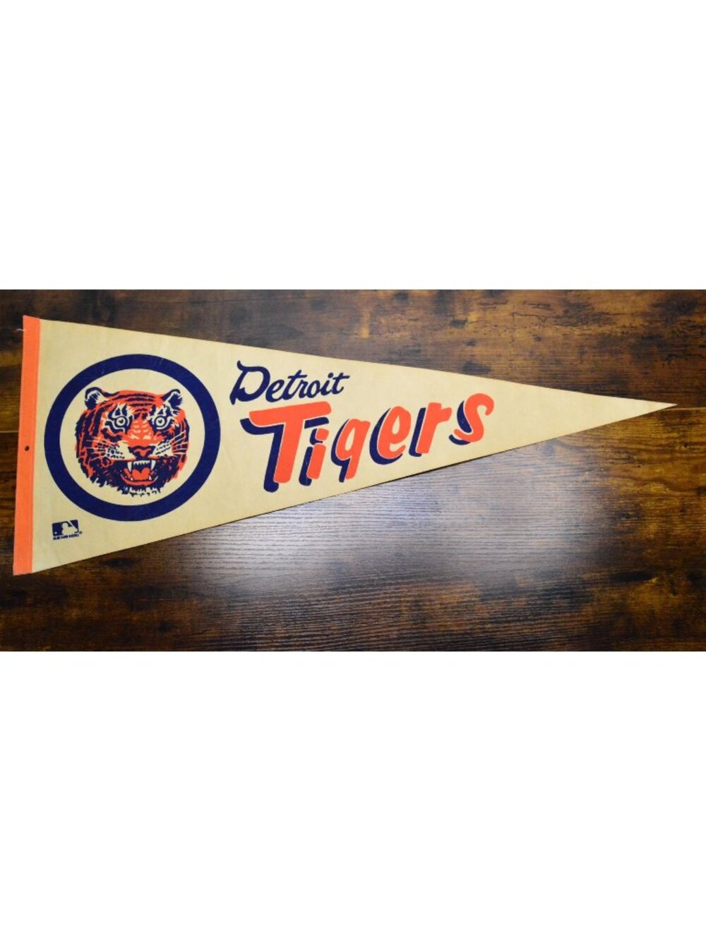Vintage MLB Detroit Tigers pennant baseball collectible 30 inches